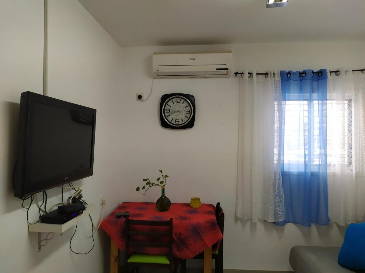 Nelly'S Housing Unit Apartment Ейлат Екстериор снимка